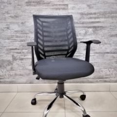 Кресло Barneo K-138 для персонала (черная ткань черная сетка) в Новом Уренгое - novyy-urengoy.mebel24.online | фото